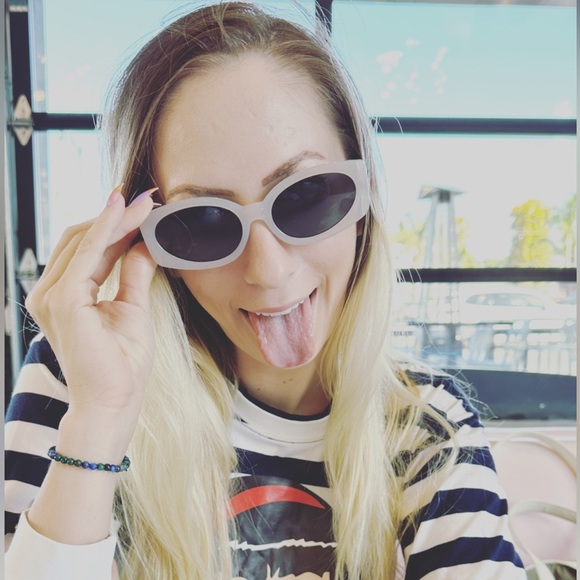 Meet Your Posher, Amy - Picture 16 of 16